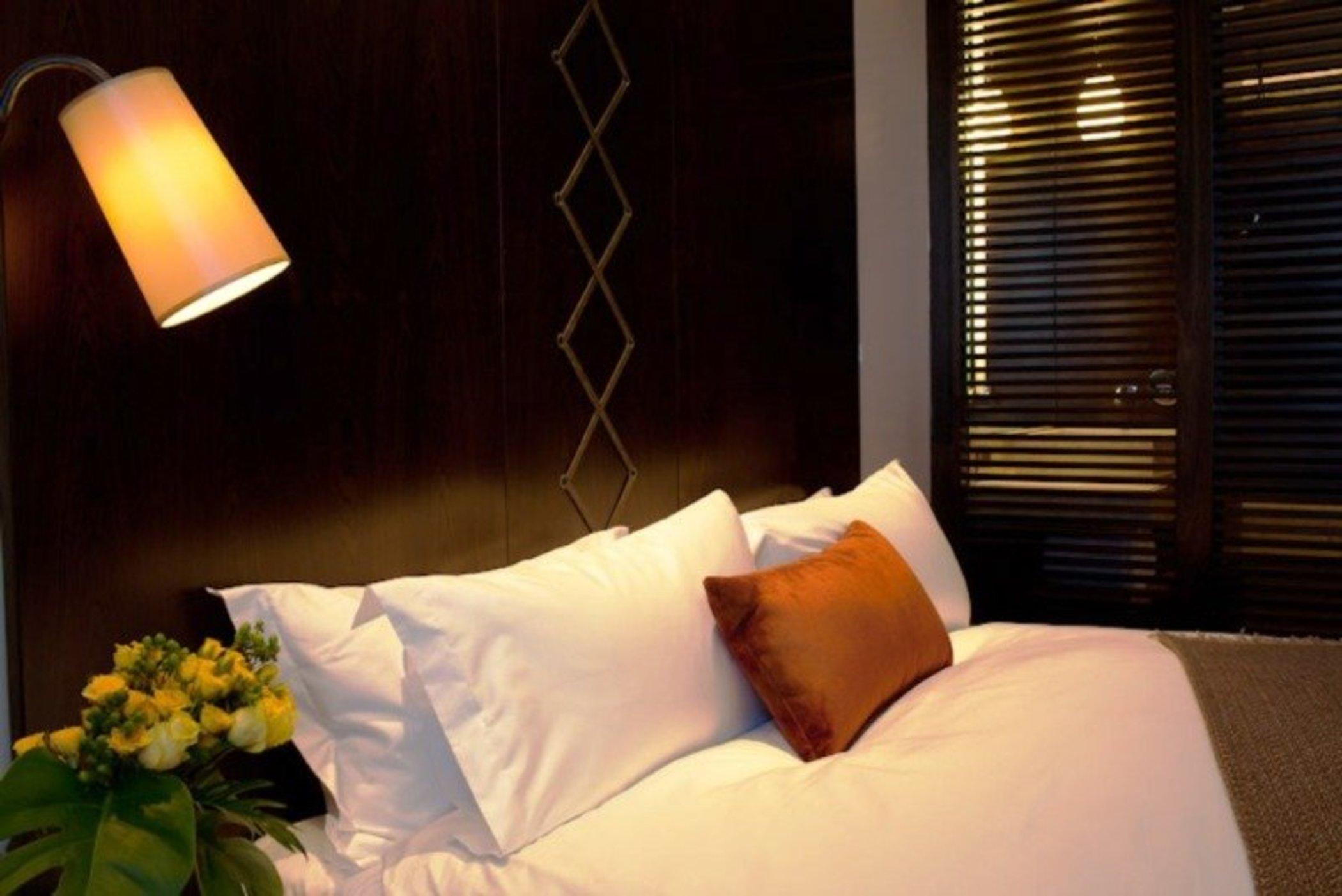 Sofitel Montevideo Casino Carrasco & Spa Exterior foto A bed with pillows