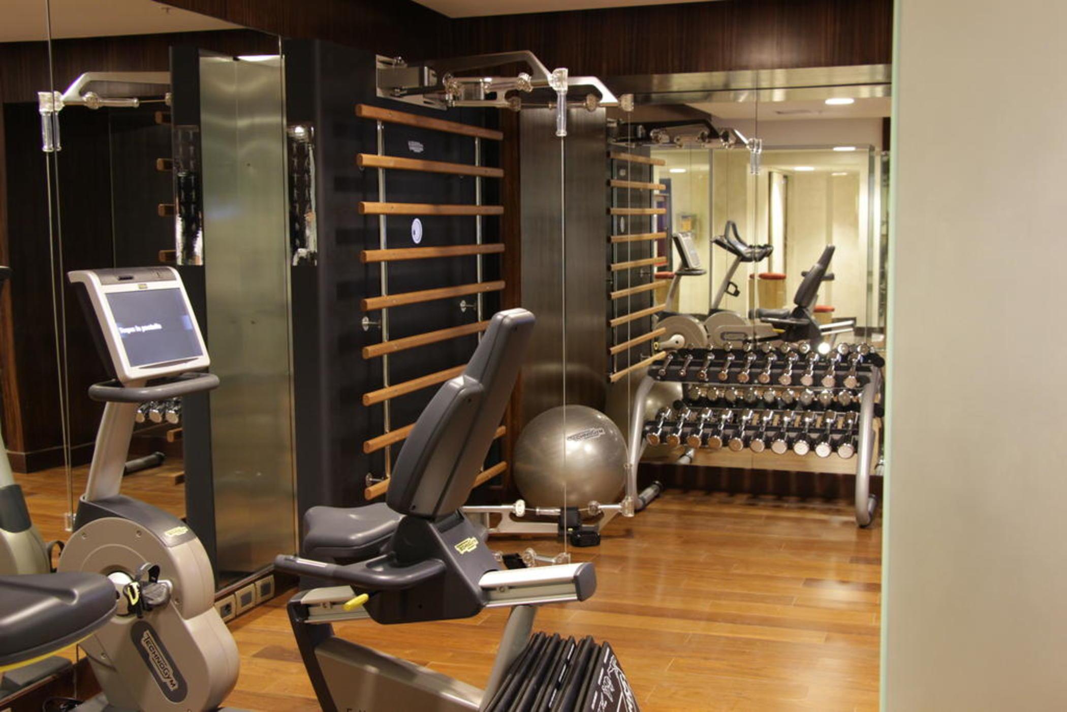 Sofitel Montevideo Casino Carrasco & Spa Exterior foto The gym at the hotel