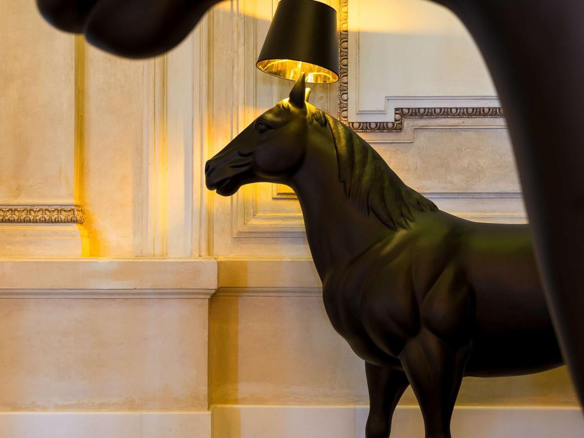 Sofitel Montevideo Casino Carrasco & Spa Exterior foto The horse lamp